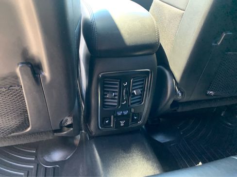 Used 2021 Jeep Grand Cherokee Limited w/ Luxury Group II AWD/4WD image 23
