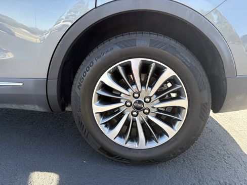 Used 2022 Lincoln Nautilus Reserve FWD image 10