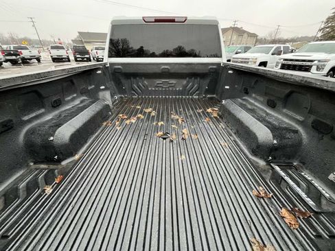 Used 2022 Chevrolet Silverado 2500 Custom w/ Custom Value Package image 8