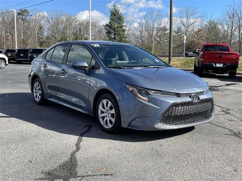 Used 2021 Toyota Corolla LE image 7
