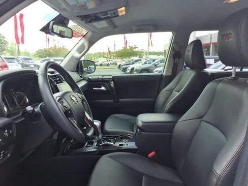 Used 2022 Toyota 4Runner TRD Off-Road Premium AWD/4WD image 5