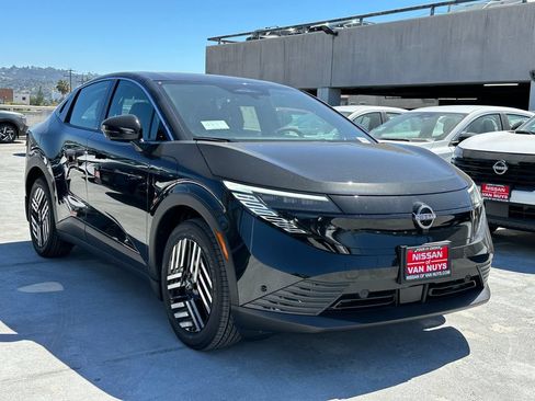 New 2026 Nissan Leaf SV+ w/ Floor Mat Package (SV+) FWD image 9
