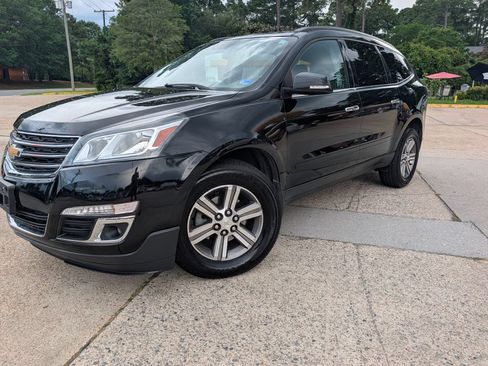 Used 2017 Chevrolet Traverse LT AWD/4WD image 1