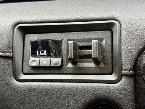 Used 2025 Nissan Armada PRO-4X w/ Pro-4X Premium Package image 29