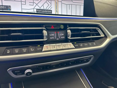 Used 2022 BMW X7 xDrive40i w/ M Sport Package AWD/4WD image 65