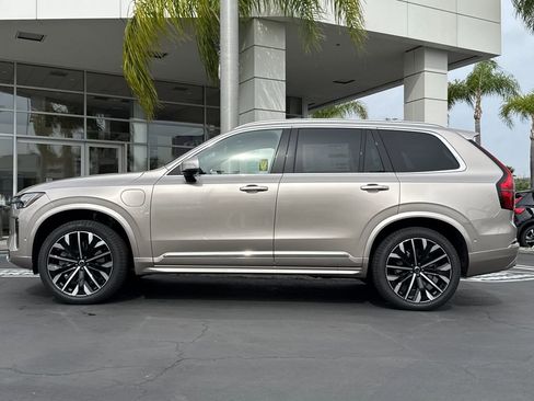 New 2026 Volvo XC90 T8 Plus w/ Protection Package Premier AWD/4WD image 2