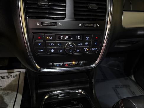 Used 2017 Dodge Grand Caravan GT image 33