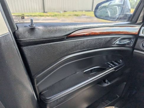 Used 2015 Cadillac SRX Luxury w/ Driver Awareness Package FWD image 36