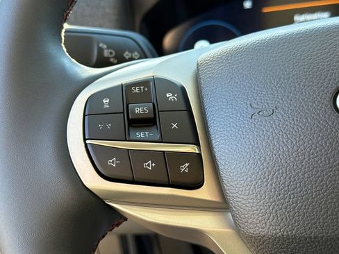 New 2026 Ford Explorer Active RWD image 30