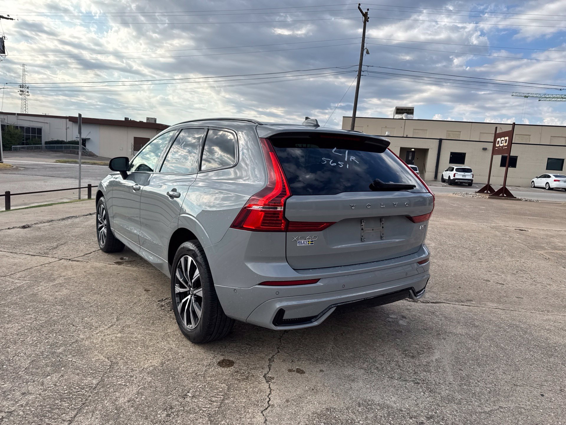 Used 2024 Volvo XC60 B5 Plus w/ Climate Package AWD/4WD image 9