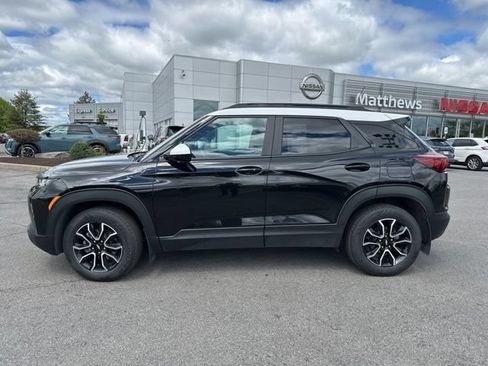 Used 2023 Chevrolet TrailBlazer ACTIV w/ Sun and Liftgate Package AWD/4WD image 2