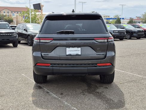 Used 2024 Jeep Grand Cherokee Limited w/ Luxury Tech Group II image 4