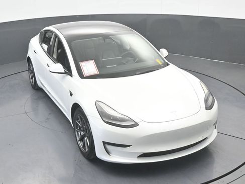 Used 2021 Tesla Model 3 Standard Range Plus image 53