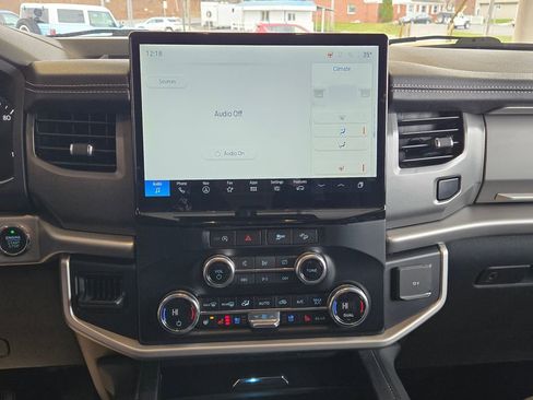 Used 2024 Ford Expedition XLT image 20