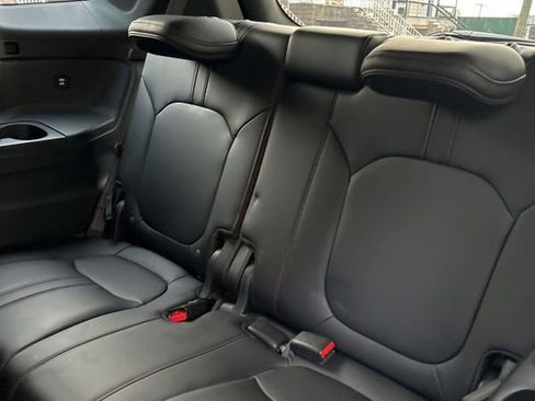 Used 2025 Honda Pilot Black Edition image 31