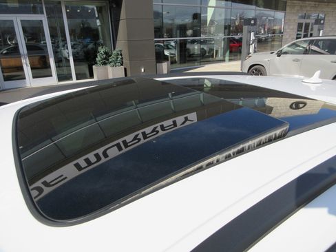 Used 2025 Audi Q8 Premium Plus image 16