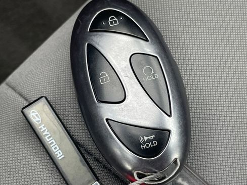 Used 2025 Hyundai Elantra SEL image 23