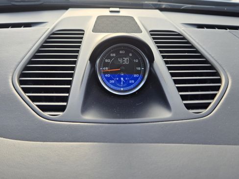 Used 2019 Porsche 911 Turbo image 32