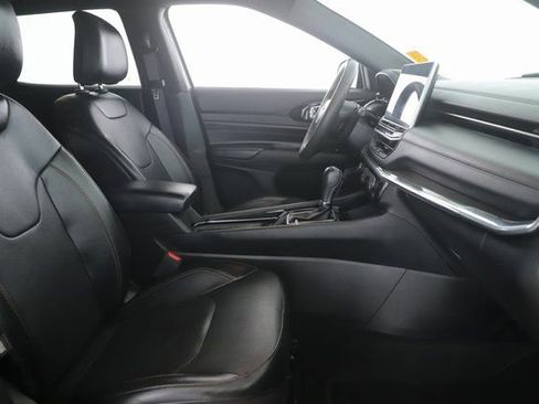 Used 2023 Jeep Compass Limited image 30