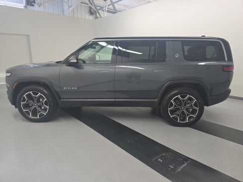 Used 2024 Rivian R1S Adventure AWD/4WD image 2