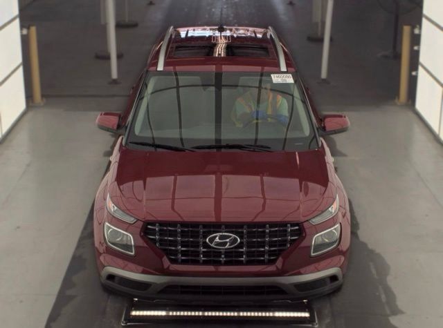 Used 2026 Hyundai Venue SEL FWD image 2
