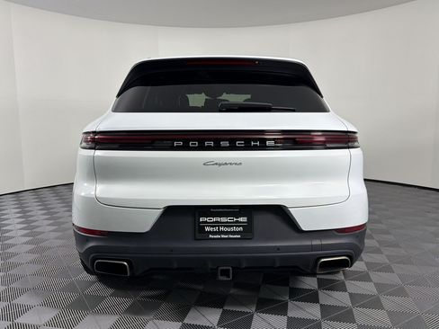 Certified 2024 Porsche Cayenne AWD/4WD image 10
