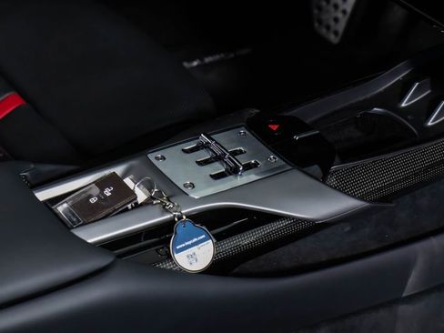 Certified 2025 Ferrari 12Cilindri Base image 51