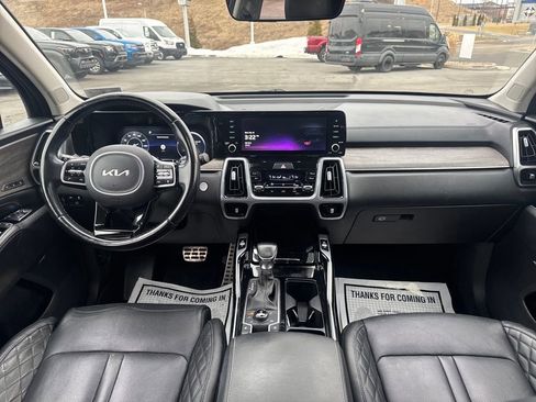 Used 2022 Kia Sorento SX Prestige image 11