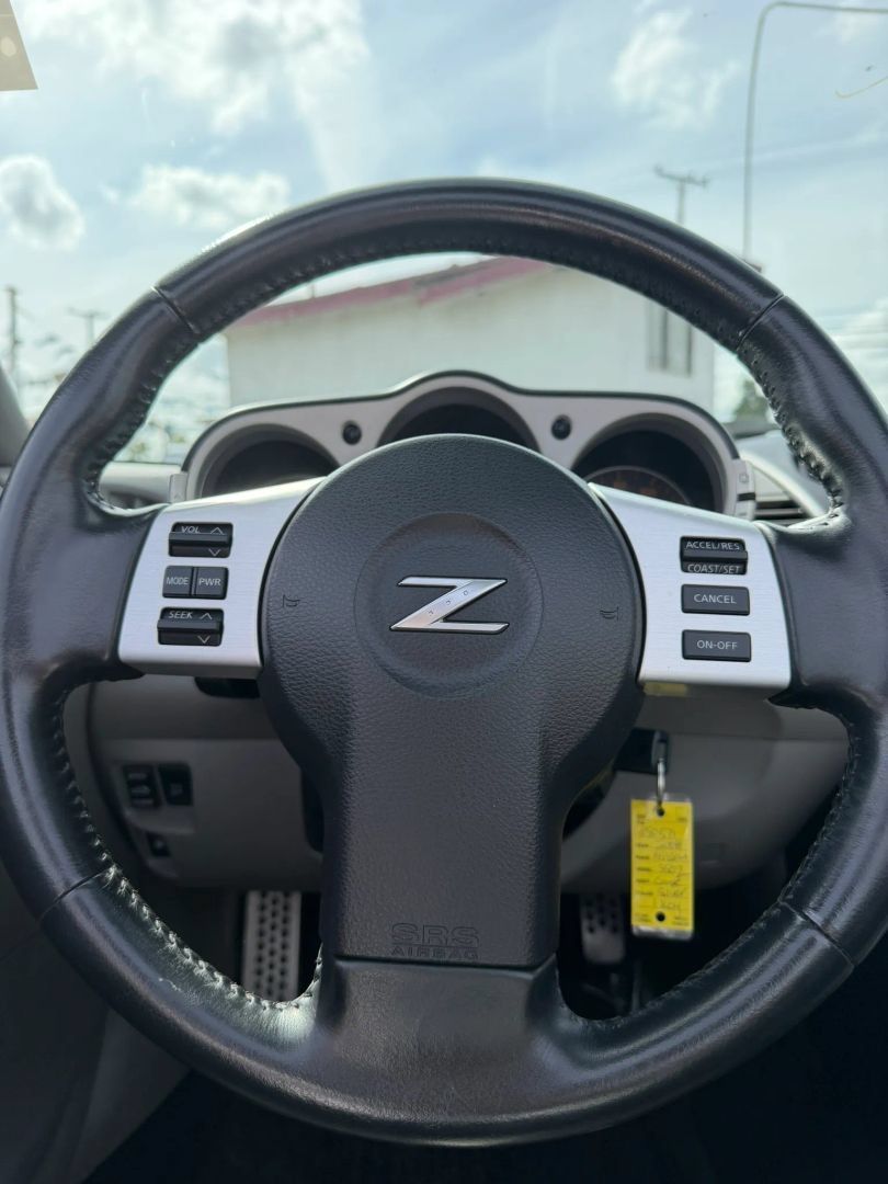 Used 2008 Nissan 350Z Touring RWD image 15