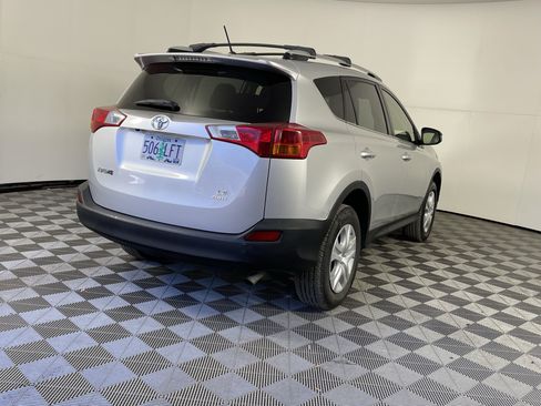Used 2013 Toyota RAV4 LE AWD/4WD image 5