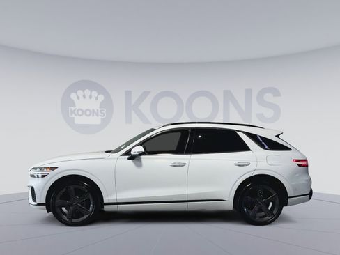 Used 2023 Genesis GV70 3.5T Sport w/ Sport Prestige Package AWD/4WD image 7