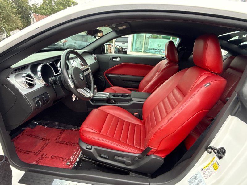 Used 2006 Ford Mustang GT RWD image 11
