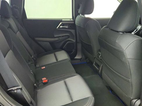 Used 2025 Mitsubishi Outlander ES AWD/4WD image 22