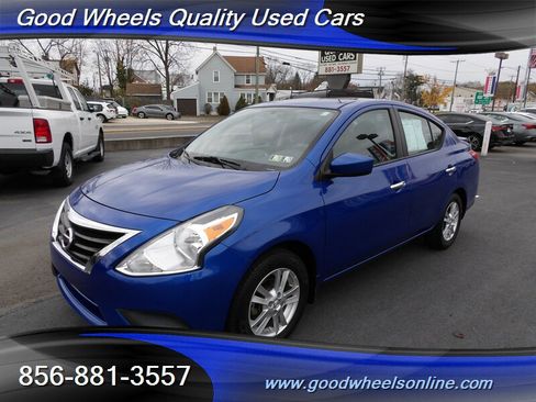 Used 2015 Nissan Versa SV image 1