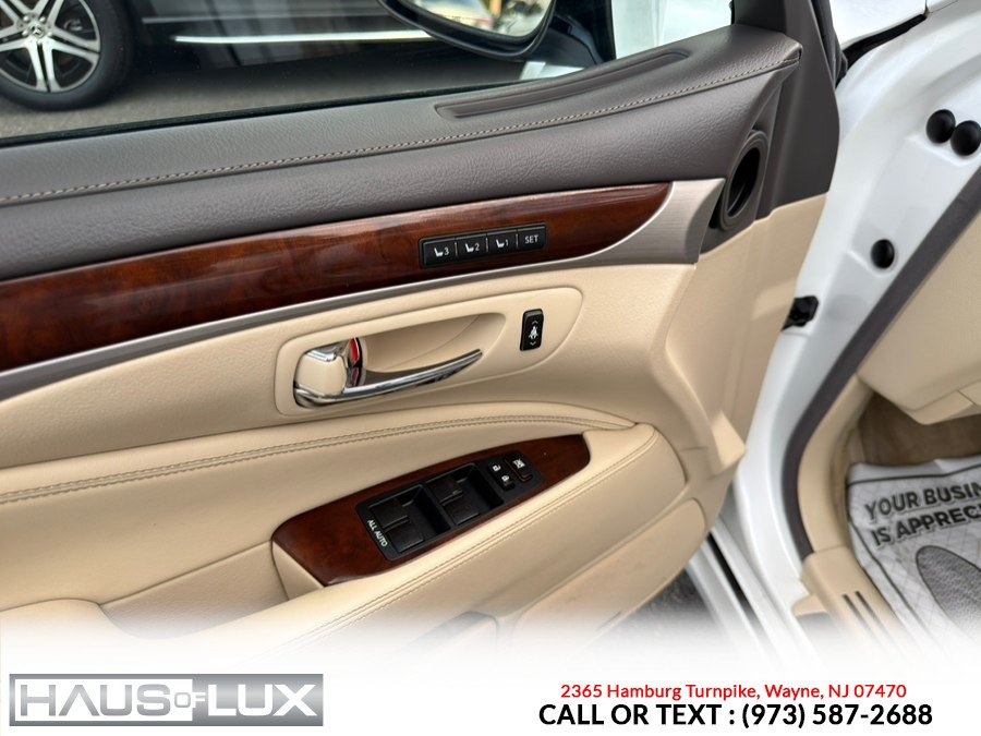 Used 2013 Lexus LS 460 AWD w/ Comfort Pkg image 9