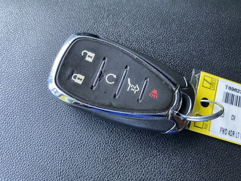 Used 2023 Chevrolet Equinox LT FWD image 36