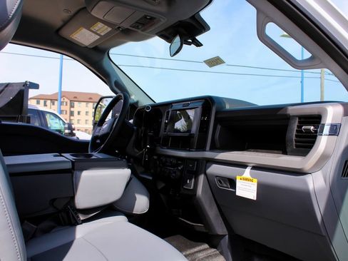 New 2026 Ford F250 XL w/ XL Chrome Package AWD/4WD image 21