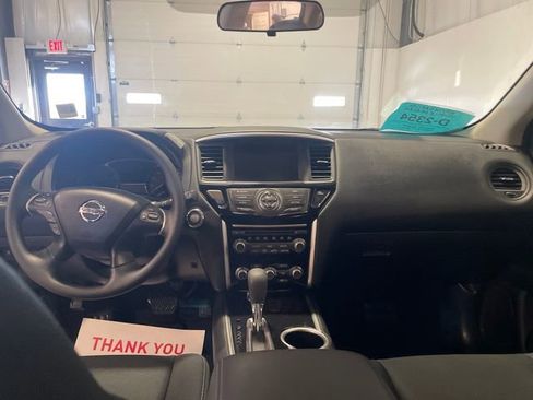 Used 2020 Nissan Pathfinder S image 13
