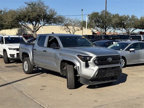 Used 2025 Toyota Tacoma SR image 2