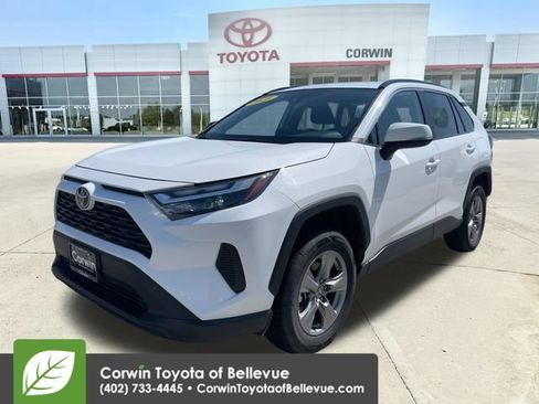 Used 2025 Toyota RAV4 XLE AWD/4WD image 7