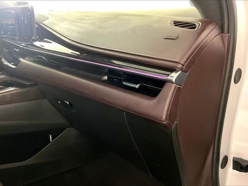Certified 2024 Cadillac Escalade Sport Platinum AWD/4WD image 18