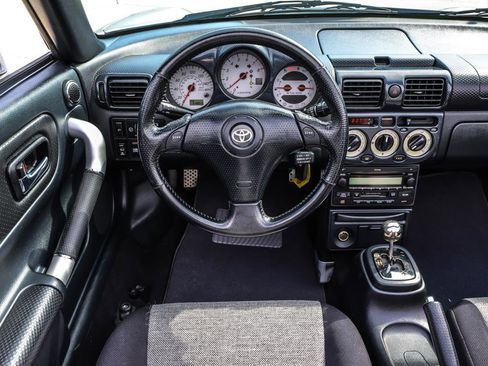 Used 2003 Toyota MR2 RWD image 18