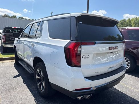Used 2025 GMC Yukon AT4 AWD/4WD image 14