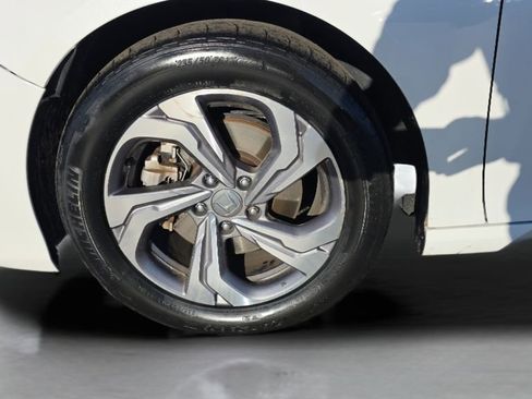 Used 2018 Honda Accord EX-L image 10