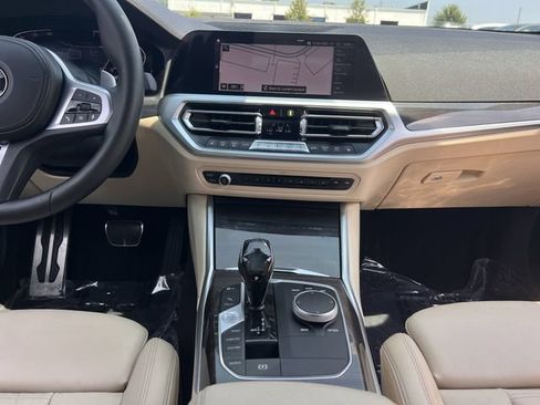 Used 2020 BMW 330i Sedan w/ M Sport Package RWD image 16