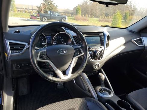 Used 2013 Hyundai Veloster Base w/ Tech Pkg image 14