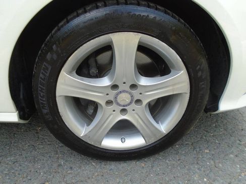 Used 2014 Mercedes-Benz E 350 Sedan image 32