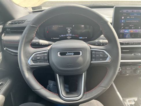 Certified 2025 Jeep Compass Trailhawk w/ Trailhawk Elite Group AWD/4WD image 10