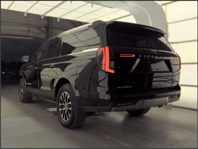 Used 2025 Ford Expedition Max Platinum AWD/4WD image 2