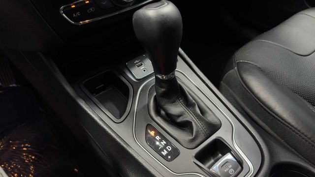 Used 2021 Jeep Cherokee Latitude Lux w/ Comfort/Convenience Group FWD image 30